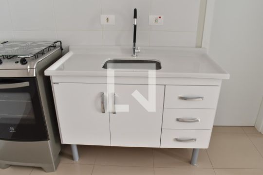 Cozinha de apartamento à venda com 1 quarto, 35m² em Portão, Curitiba