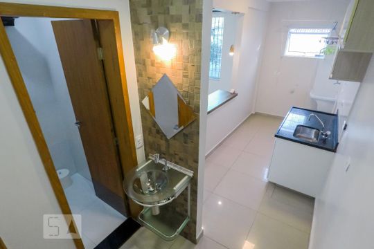 Banheiro de casa para alugar com 1 quarto, 37m² em Vila Clementino, São Paulo