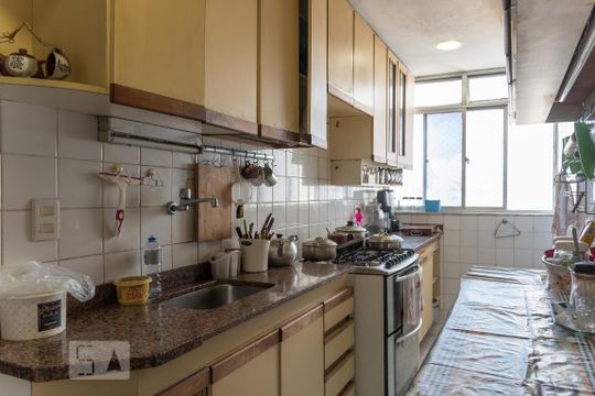 Cozinha de apartamento à venda com 2 quartos, 90m² em Maracanã, Rio de Janeiro