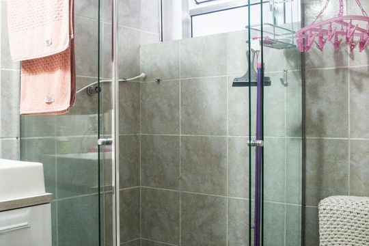 Banheiro de kitnet/studio para alugar com 1 quarto, 22m² em Bela Vista, São Paulo