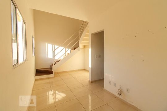 Casa de Condomínio para alugar com 2 quartos, 64m² em Vila Pomar, Mogi das Cruzes