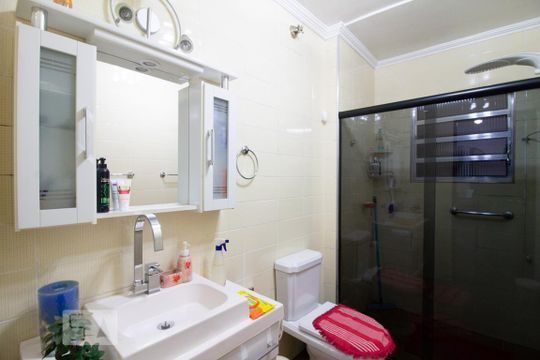 Banheiro de casa à venda com 4 quartos, 290m² em Jardim Divinolandia, Guarulhos