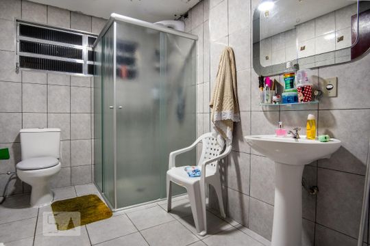 Banheiro de casa à venda com 3 quartos, 130m² em Vila Celeste, São Paulo