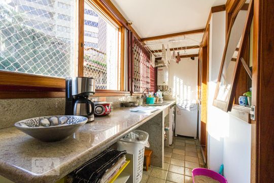Area de serviço de apartamento à venda com 3 quartos, 310m² em Bela Vista, Porto Alegre