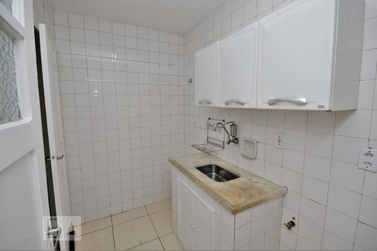 Cozinha de apartamento para alugar com 1 quarto, 40m² em Santa Teresa, Rio de Janeiro