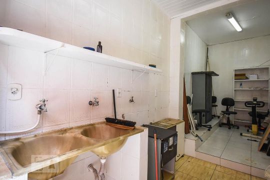 Área de serviço de casa para alugar com 4 quartos, 500m² em Cidade Intercap, Taboão da Serra