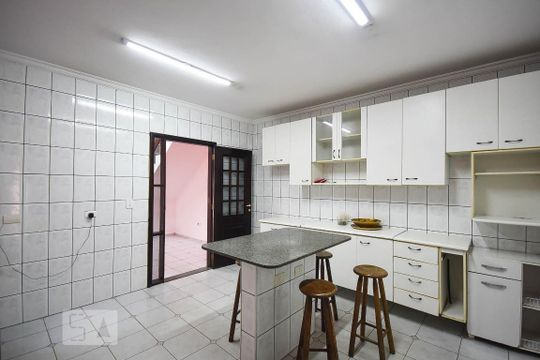Cozinha de casa para alugar com 4 quartos, 500m² em Cidade Intercap, Taboão da Serra