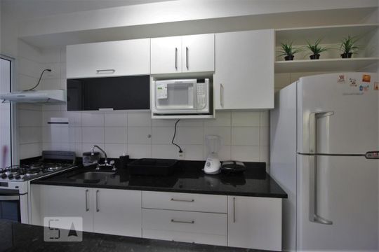 Cozinha de apartamento para alugar com 1 quarto, 59m² em Jardim Leonor, São Paulo
