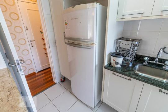 Cozinha de apartamento para alugar com 2 quartos, 70m² em Cambuci, São Paulo