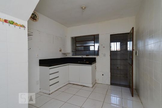 Cozinha de casa de condomínio para alugar com 2 quartos, 52m² em Piratininga (venda Nova), Belo Horizonte
