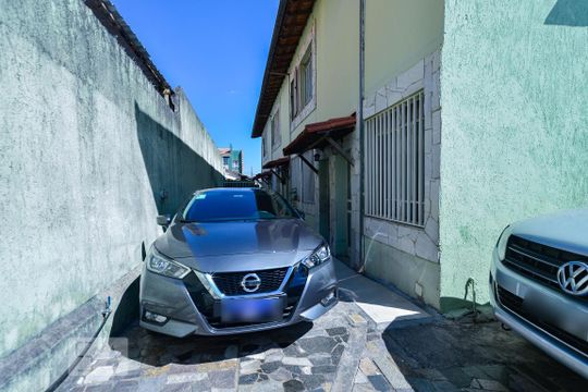 Garagem de casa de condomínio para alugar com 2 quartos, 52m² em Piratininga (venda Nova), Belo Horizonte
