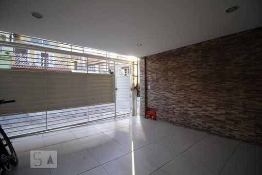 Garagem de casa à venda com 2 quartos, 150m² em Vila Brasílio Machado, São Paulo