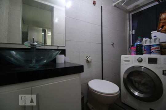 banheiro/lavanderia de casa à venda com 2 quartos, 150m² em Vila Brasílio Machado, São Paulo