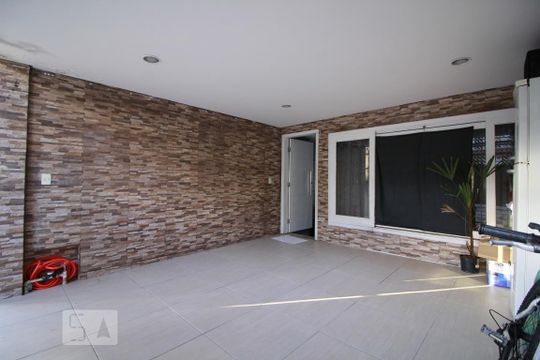 Garagem de casa à venda com 2 quartos, 150m² em Vila Brasílio Machado, São Paulo