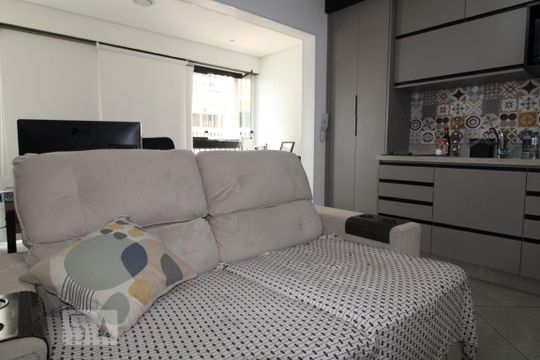 Sala/cozinha de kitnet/studio para alugar com 1 quarto, 35m² em Campo Belo, São Paulo