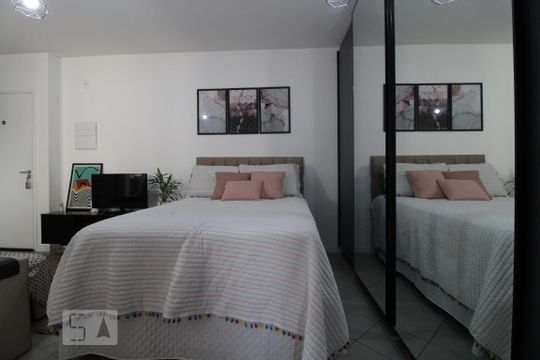 Quarto de kitnet/studio para alugar com 1 quarto, 35m² em Campo Belo, São Paulo