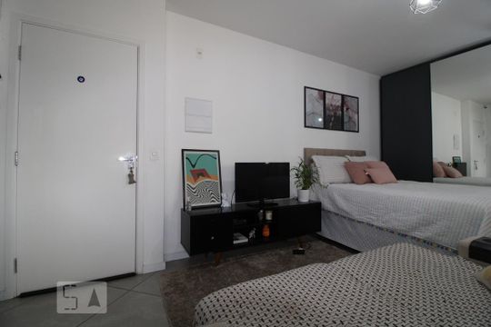 Sala/cozinha de kitnet/studio para alugar com 1 quarto, 35m² em Campo Belo, São Paulo
