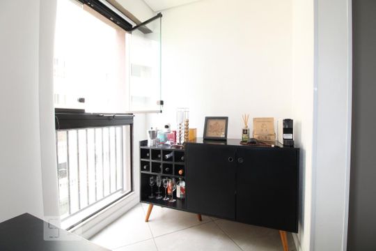 Varanda de kitnet/studio para alugar com 1 quarto, 35m² em Campo Belo, São Paulo