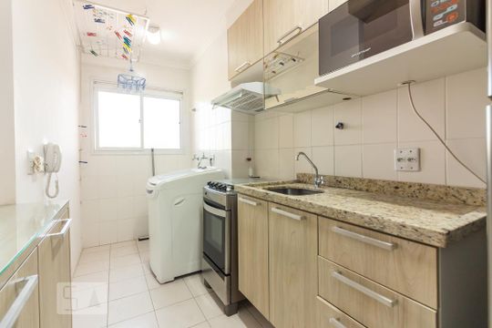 Cozinha de apartamento à venda com 2 quartos, 57m² em Santo Antônio, Osasco