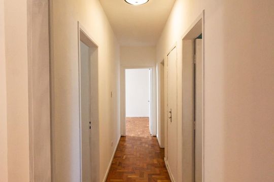 Corredor de apartamento à venda com 3 quartos, 248m² em Jardim Paulista, São Paulo