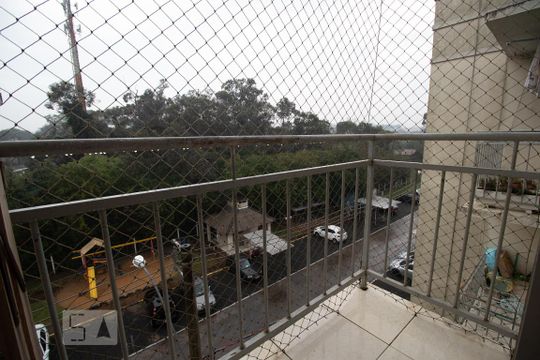 Sacada de apartamento à venda com 2 quartos, 45m² em Olaria, Canoas