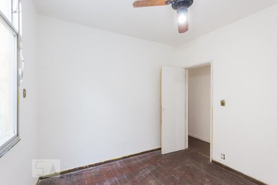 Quarto 1 (1º andar) de casa à venda com 5 quartos, 750m² em Pechincha, Rio de Janeiro