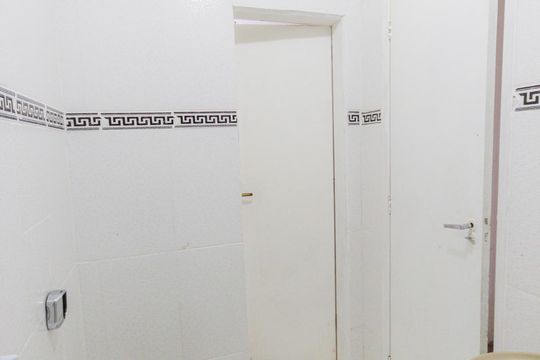 Banheiro Social (1º andar) de casa à venda com 5 quartos, 750m² em Pechincha, Rio de Janeiro