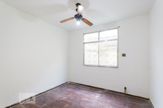 Quarto 1 (1º andar) de casa à venda com 5 quartos, 750m² em Pechincha, Rio de Janeiro