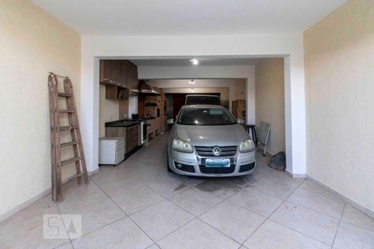 Garagem de casa para alugar com 4 quartos, 150m² em Vila Carmosina, São Paulo