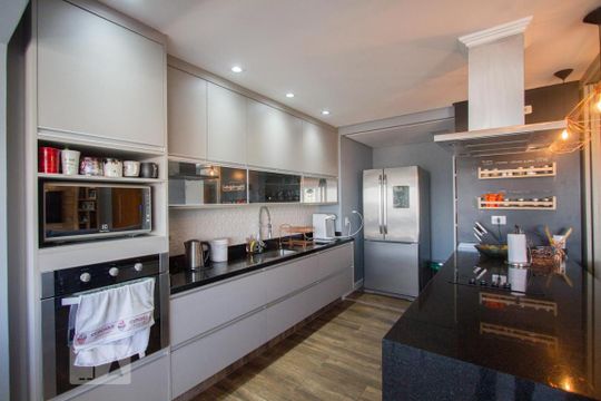 Cozinha de apartamento para alugar com 2 quartos, 108m² em Cidade Monções, São Paulo