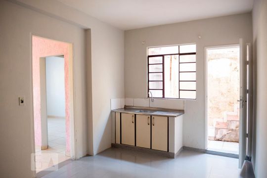 Cozinha de casa à venda com 2 quartos, 65m² em Jardim Botucatu, São Paulo