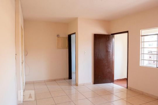 Sala de casa à venda com 2 quartos, 65m² em Jardim Botucatu, São Paulo