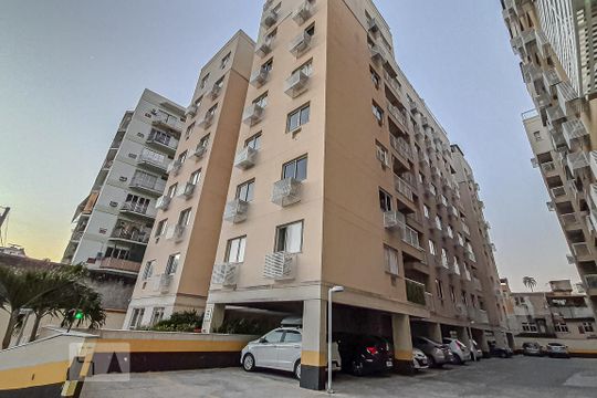 Fachada  de apartamento para alugar com 4 quartos, 120m² em Pechincha, Rio de Janeiro