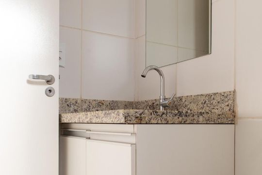 Banheiro de apartamento para alugar com 1 quarto, 41m² em Centro, Ribeirão Preto