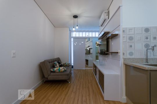 Sala de kitnet/studio para alugar com 1 quarto, 44m² em Barro Preto, Belo Horizonte