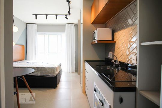 Cozinha de apartamento para alugar com 1 quarto, 25m² em Indianópolis, São Paulo