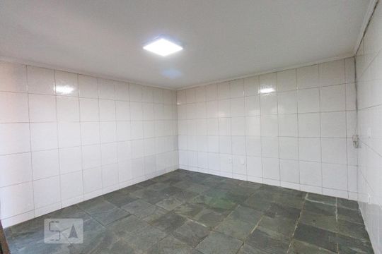 Cozinha de casa para alugar com 2 quartos, 80m² em Vila Ré, São Paulo