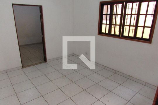 Quarto 1 de casa para alugar com 4 quartos, 290m² em Jardim Santa Rosa, Taboão da Serra