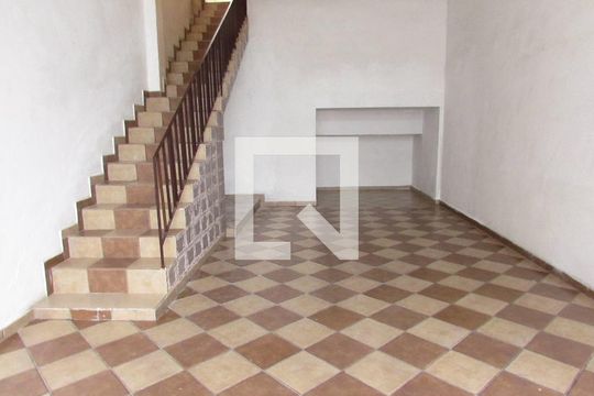 Garagem de casa para alugar com 4 quartos, 290m² em Jardim Santa Rosa, Taboão da Serra