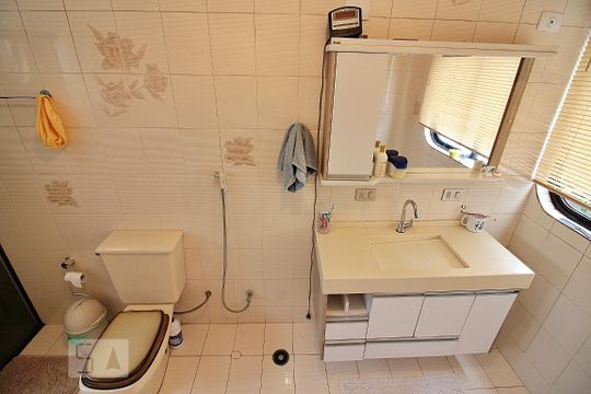 Detalhes do Banheiro da Suíte 1 de casa à venda com 4 quartos, 340m² em Nova Petrópolis, São Bernardo do Campo