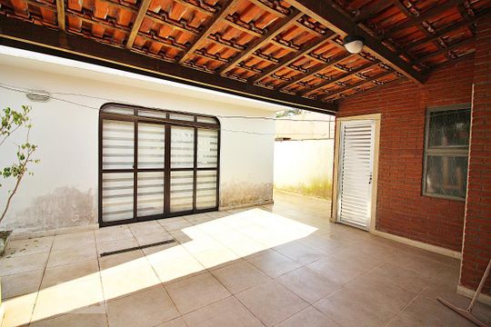 Quintal de casa à venda com 4 quartos, 340m² em Nova Petrópolis, São Bernardo do Campo