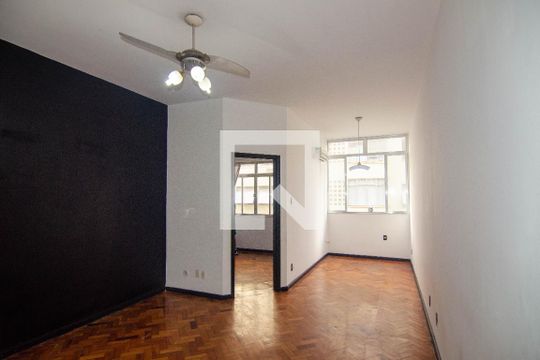 Apartamento à venda com 1 quarto, 52m² em Leme, Rio de Janeiro