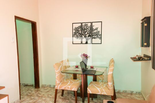 Sala de apartamento à venda com 2 quartos, 70m² em Pilares, Rio de Janeiro