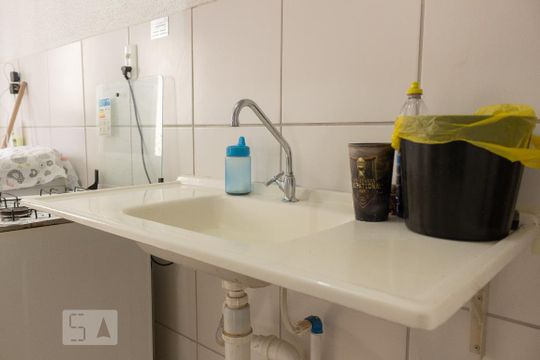 Detalhe da cozinha de apartamento para alugar com 2 quartos, 42m² em Campo Grande, Rio de Janeiro