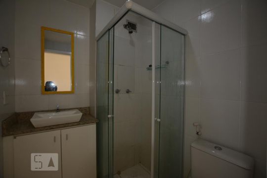 Banheiro  da sala  de estar de apartamento à venda com 2 quartos, 89m² em Jardim América, Rio de Janeiro