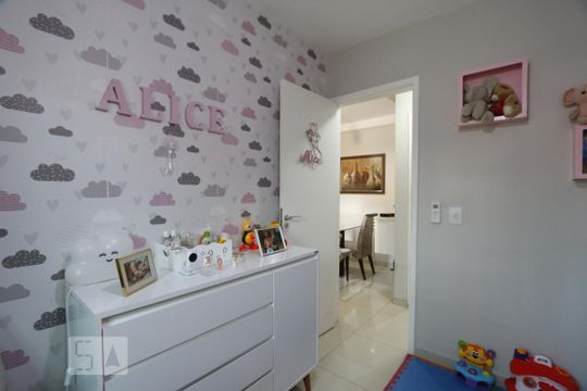 quarto de apartamento para alugar com 2 quartos, 52m² em Taquara, Rio de Janeiro