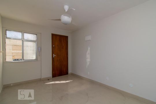 Sala de apartamento à venda com 2 quartos, 44m² em Irajá, Rio de Janeiro