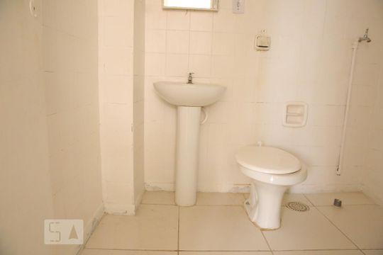 Banheiro/Lavanderia de kitnet/studio à venda com 1 quarto, 34m² em Sé, São Paulo