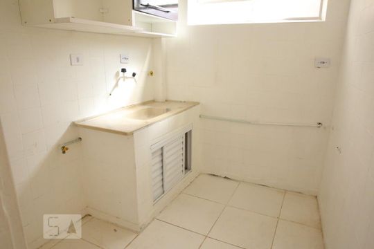 Cozinha de kitnet/studio à venda com 1 quarto, 34m² em Sé, São Paulo