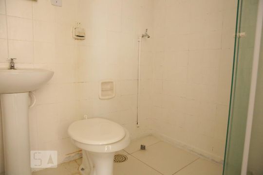 Banheiro/Lavanderia de kitnet/studio à venda com 1 quarto, 34m² em Sé, São Paulo